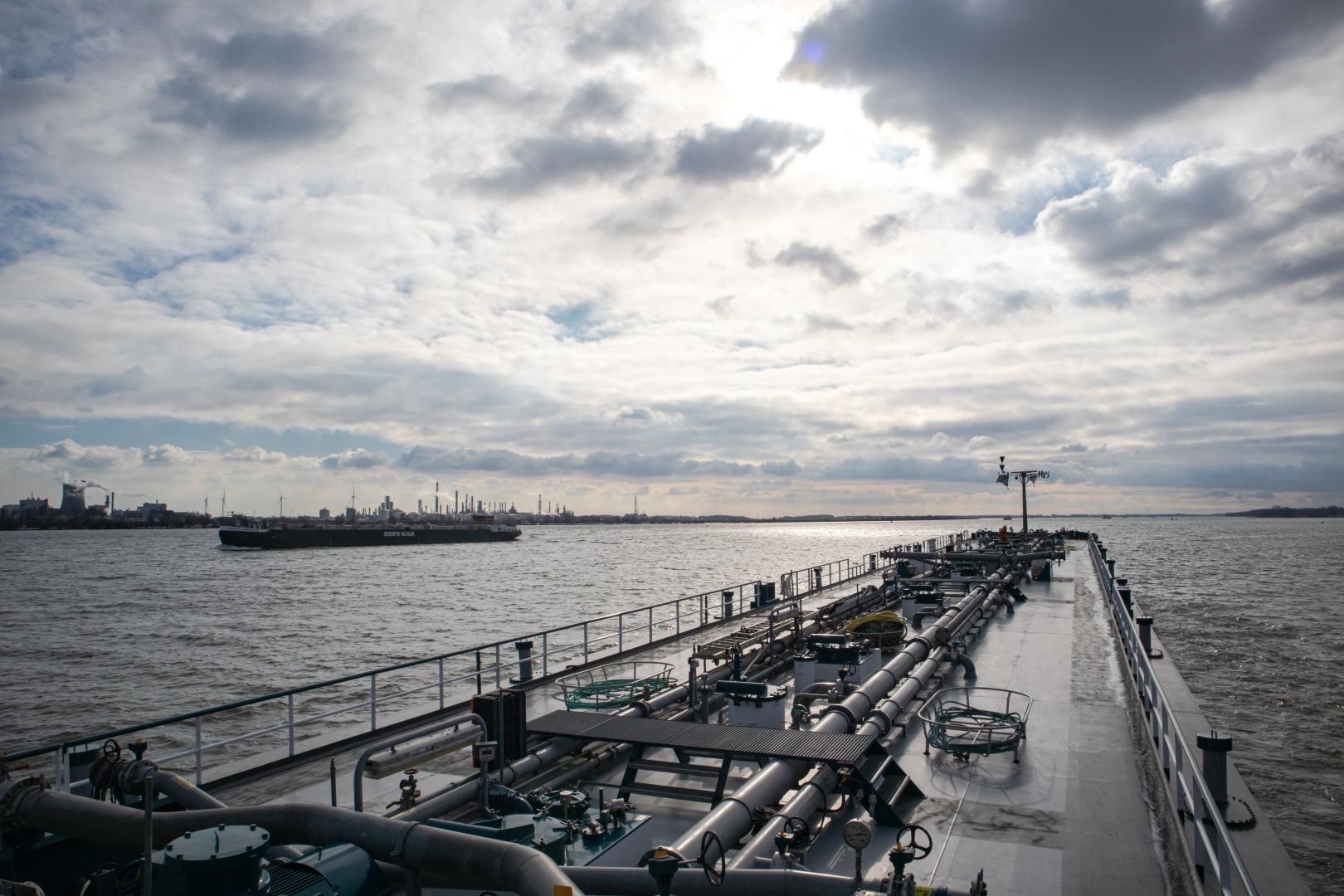 Eerste kapitein tanker ARA _MG_5584jpg Binnenvaart vacatures - Werken in de scheepvaart - EXHO Binnenvaart